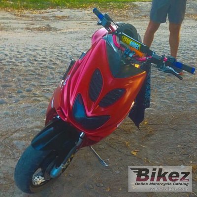 2005 Yamaha Aerox 50 specifications and pictures